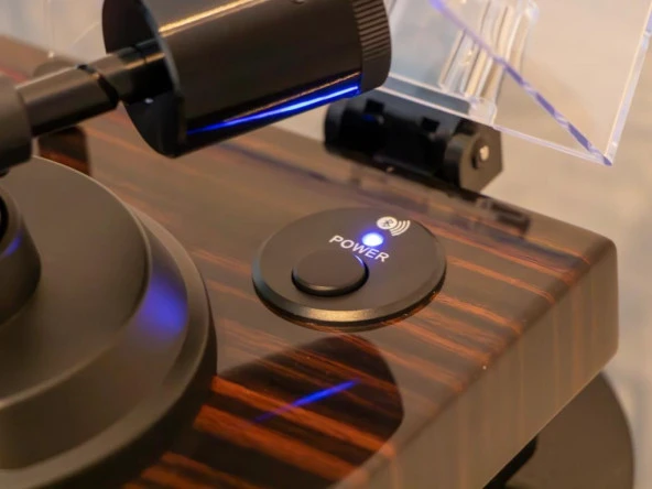 Lenco LBT-345WA - Bluetooth ve Ortofon 2M Kırmızı kartuşlu Pikap Plak Çalar Ceviz krom plak sabitleyici dahil - 10