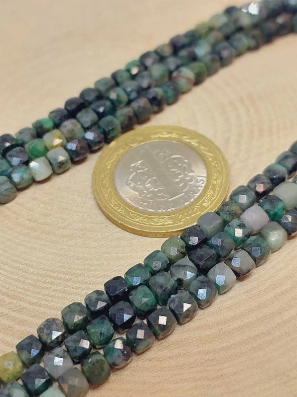Zümrüt Taşı Küp Şekilli Dizi 4mm (45906) - Resim 2