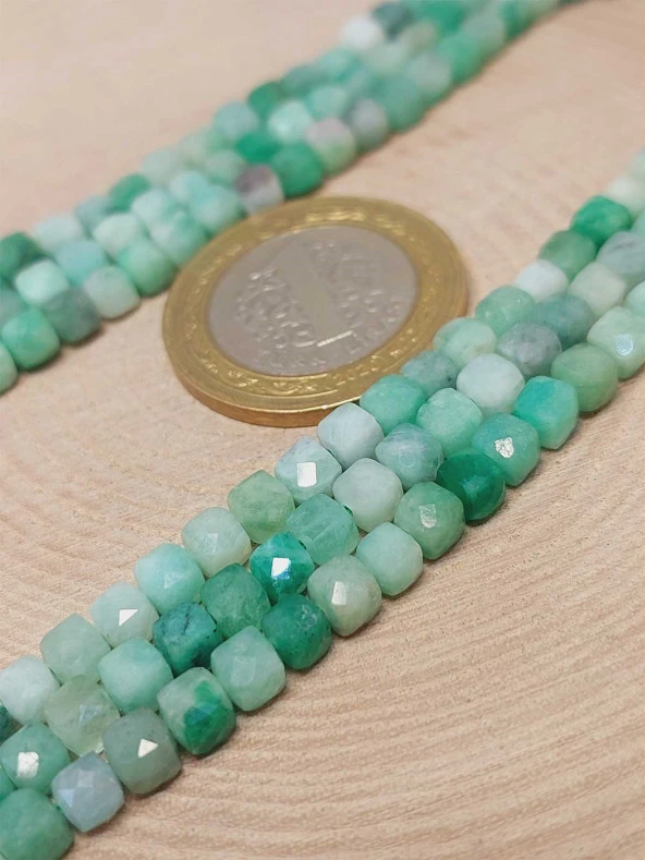 Zümrüt Taşı Küp Şekilli Dizi 4mm (45908) - Resim 2