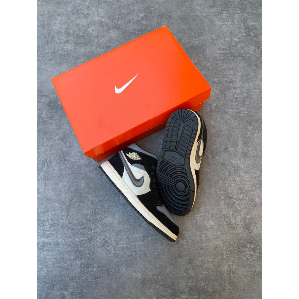 Air Jordan 1 Mid SE Satin Grey - 3