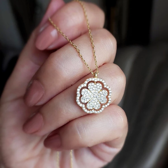 Vaoov 925 Ayar Gümüş Altın Kaplama Dönen Yonca Kolye - Resim 2