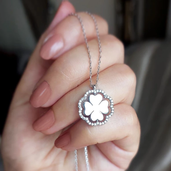 Vaoov 925 Ayar Gümüş Rodyum Kaplama Dönen Yonca Kolye - Resim 3