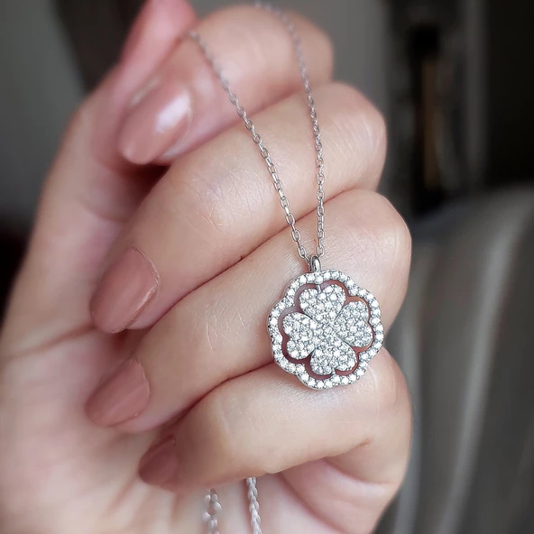 Vaoov 925 Ayar Gümüş Rodyum Kaplama Dönen Yonca Kolye - Resim 6