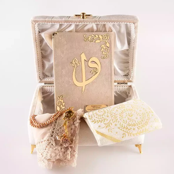 Çizgili Kutu Çeyizlik, Şal + Seccade + Tesbih + Kuran Hediye Seti (Orta B. Kadife, Vizon, Elif-Vav) - Resim 3