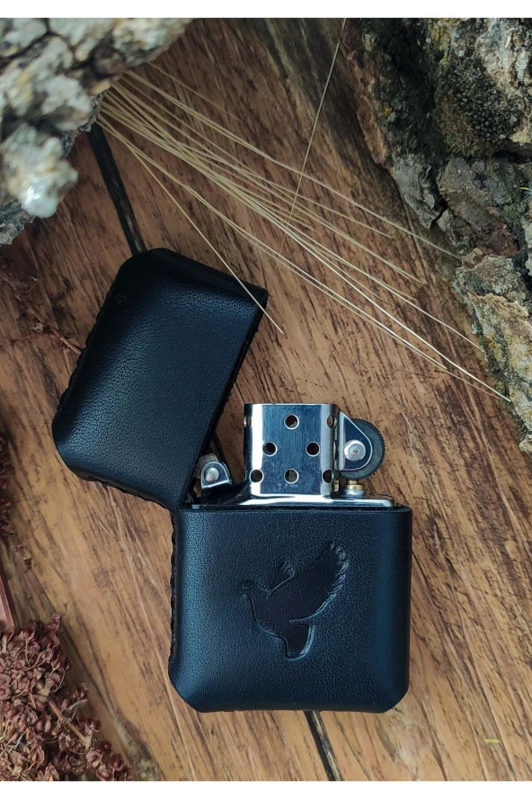 El Yapımı Hakiki Deri Kılıflı Zippo Çakmak