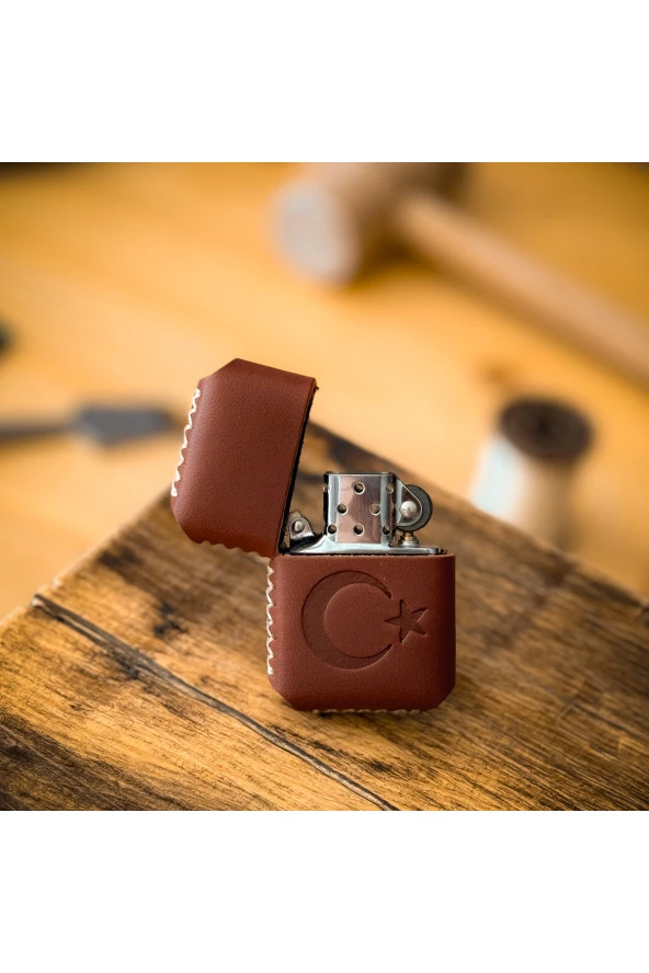 El Yapımı Hakiki Deri Kılıflı Zippo Çakmak - 2
