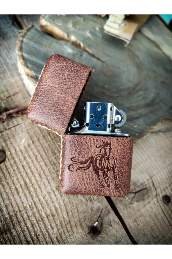 El Yapımı Deri Kılıflı Zippo Çakmak - 4