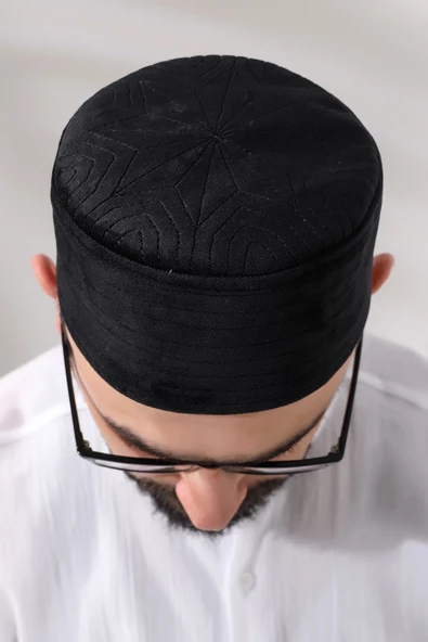 Siyah Kapitone Desenli Kadife Kalıp Namaz Takkesi - 5