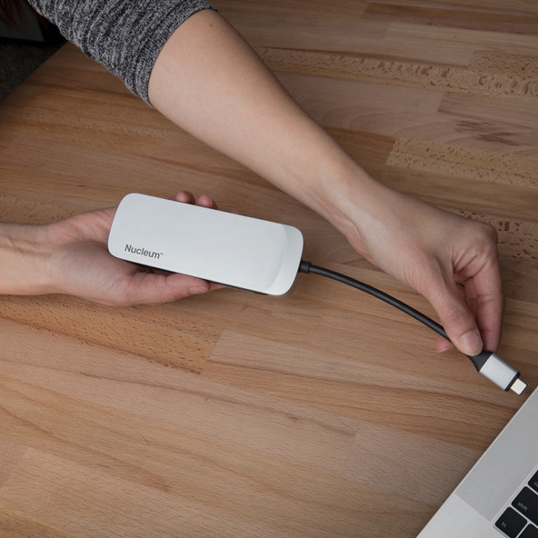 Kingston Nucleum HDMI + USB 3.1 + USB-C + MicroSD Apple Macbook Dönüştürücü Hub C-HUBC1-SR-EN - 5