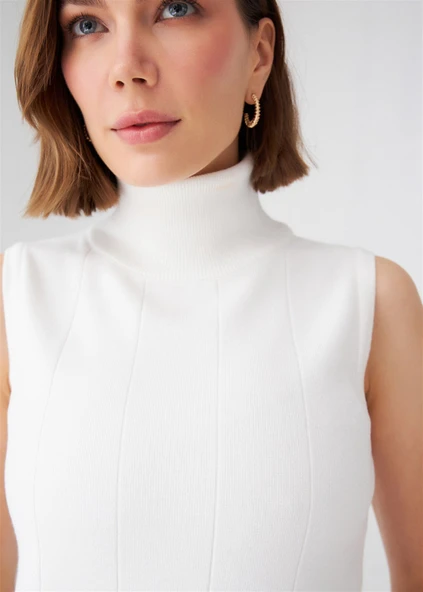 Peraluna Balıkçı Yaka Dar Kalıp Kolsuz Bluz - Ekru - Resim 4