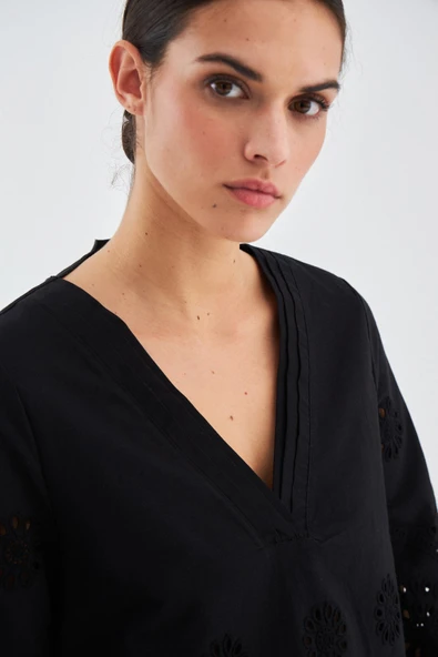 Peraluna HİROMİ BLOUSE %100 Pamuk V Yaka 3/4 Çan Kol Yazlık Kadın Bluz - Siyah - Resim 3