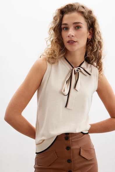 Peraluna JANETTE BLOUSE Çizgi Detaylı Fiyonklu Kolsuz Kadın Triko Bluz - Bej - 2