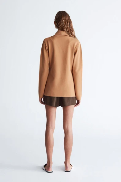 Styleboom X Peraluna KATHERINE BLAZER Çelik Örgü Klasik Kesim Düğmeli Blazer Kadın Triko Ceket - Camel - Resim 7