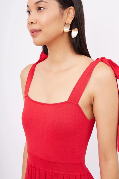 Styleboom X Peraluna KELLY DRESS Askılı Bağlama Detaylı Rahat Kesim Midi Boy Yazlık Kadın Triko Elbise - Kırmızı - 3