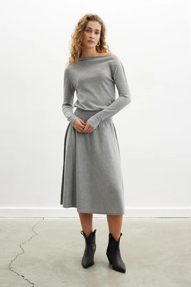 Styleboom X Peraluna MAYFAIR DRESS Yaka Büzgü Detaylı Tek Omuz Açık Kadın Triko Elbise - Gri Melanj - 2