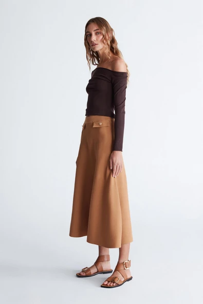 Styleboom X Peraluna VIVIEN SKIRT Düğme Detaylı Diz Altı Kloş Kadın Triko Etek - Camel - Resim 3