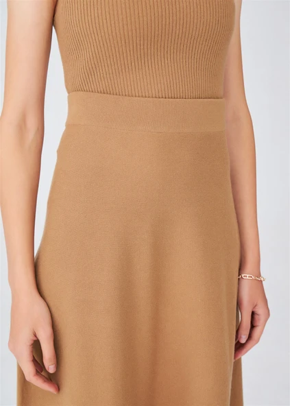 Peraluna Kloş Kesim Kaşmir Karışım Diz Altı Triko Etek - Camel - Resim 6