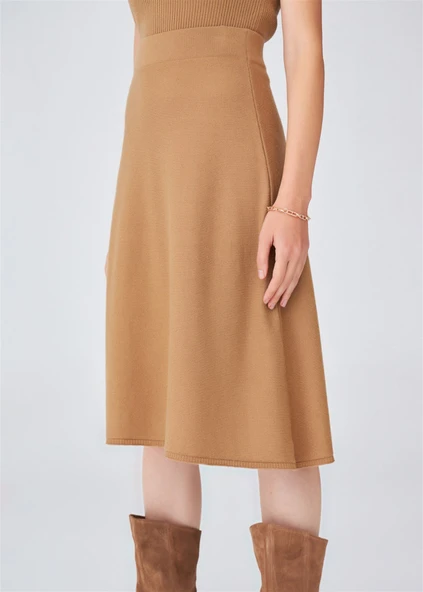 Peraluna Kloş Kesim Kaşmir Karışım Diz Altı Triko Etek - Camel - Resim 8