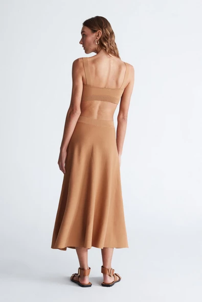 Styleboom X Peraluna VIVIEN SKIRT Düğme Detaylı Diz Altı Kloş Kadın Triko Etek - Camel - Resim 8