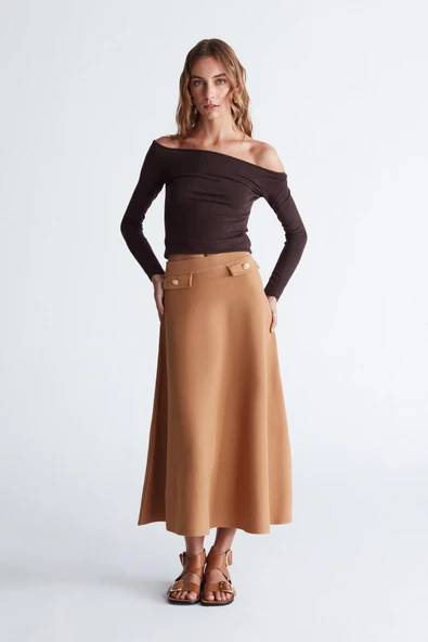 Styleboom X Peraluna VIVIEN SKIRT Düğme Detaylı Diz Altı Kloş Kadın Triko Etek - Camel - Resim 5
