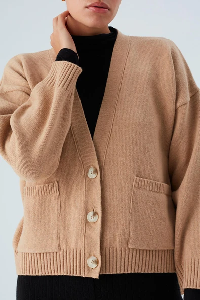Peraluna CAROL CARDIGAN Cepli Düğmeli Rahat Kesim Crop Kadın Triko Hırka - Bej - 4