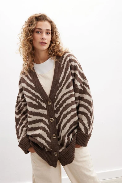 Peraluna ZEBRA CARDIGAN V Yaka Zebra Desen Organik Pamuk-Yün Karışım Geniş Kesim Kadın Triko Hırka - Kahve - 2