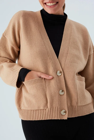Peraluna CAROL CARDIGAN Cepli Düğmeli Rahat Kesim Crop Kadın Triko Hırka - Bej - Resim 5