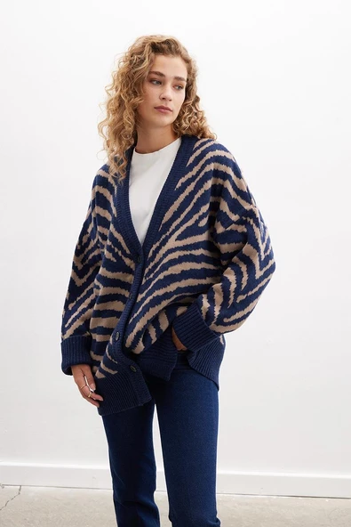 Peraluna ZEBRA CARDIGAN V Yaka Zebra Desen Organik Pamuk-Yün Karışım Geniş Kesim Kadın Triko Hırka - Lacivert - 2