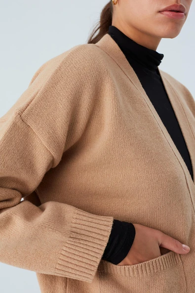 Peraluna CAROL CARDIGAN Cepli Düğmeli Rahat Kesim Crop Kadın Triko Hırka - Bej - Resim 7