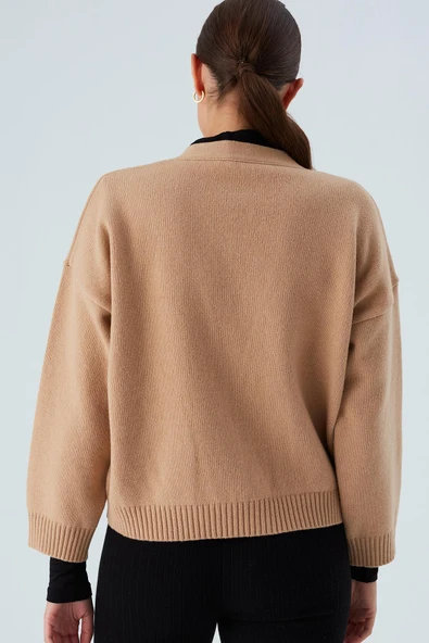 Peraluna CAROL CARDIGAN Cepli Düğmeli Rahat Kesim Crop Kadın Triko Hırka - Bej - Resim 8