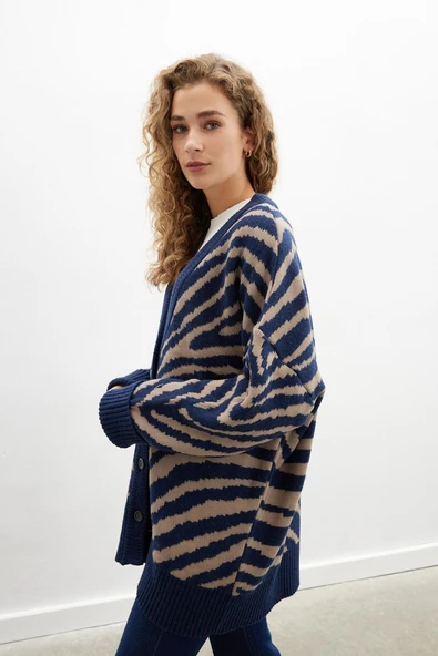 Peraluna ZEBRA CARDIGAN V Yaka Zebra Desen Organik Pamuk-Yün Karışım Geniş Kesim Kadın Triko Hırka - Lacivert - 3