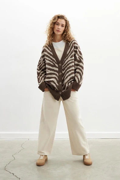 Peraluna ZEBRA CARDIGAN V Yaka Zebra Desen Organik Pamuk-Yün Karışım Geniş Kesim Kadın Triko Hırka - Kahve