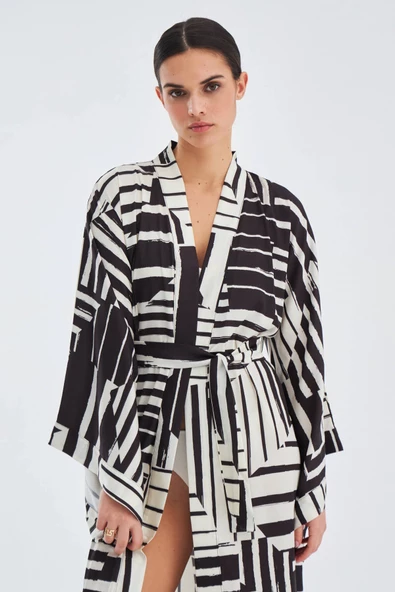 Peraluna HANITA Geometrik Desenli 120 CM Saten Yazlık Kadın Kimono - Siyah/Ekru - 5