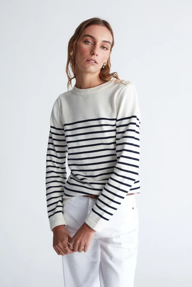 Styleboom X Peraluna AUDREY PULLOVER Omzu Düğmeli Çizgili Organik Pamuk Mevsimlik Kadın Triko Kazak - Ekru/Lacivert - Resim 5