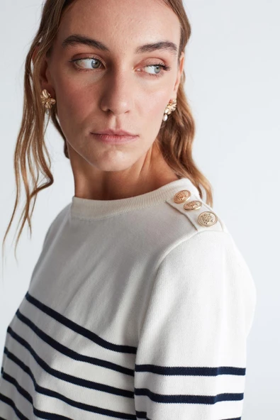 Styleboom X Peraluna AUDREY PULLOVER Omzu Düğmeli Çizgili Organik Pamuk Mevsimlik Kadın Triko Kazak - Ekru/Lacivert - 7