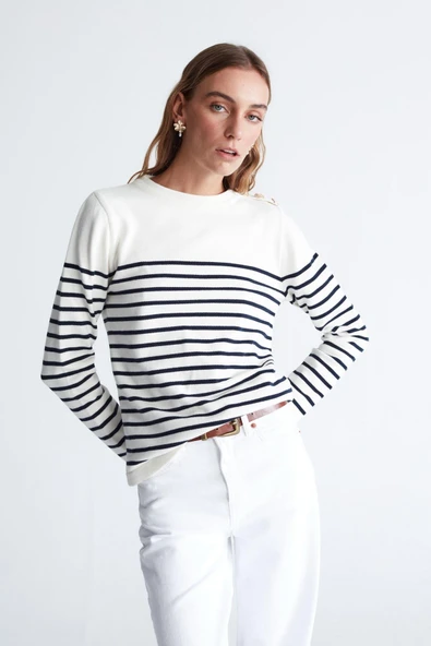 Styleboom X Peraluna AUDREY PULLOVER Omzu Düğmeli Çizgili Organik Pamuk Mevsimlik Kadın Triko Kazak - Ekru/Lacivert - 3