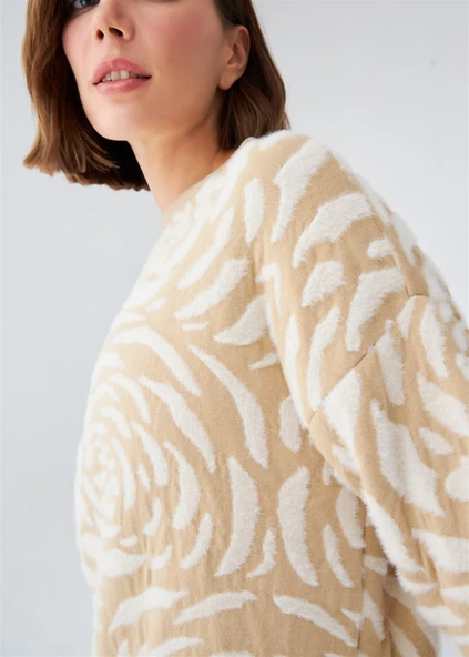 Peraluna Gül Desenli Jakarlı Bol Kesim Kadın Triko Tunik - Bej/Krem - Resim 4