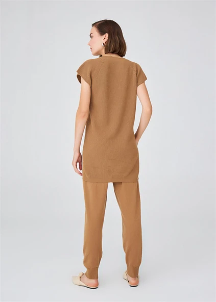 Peraluna Derin V Yaka Yırtmaçlı Kolsuz Kadın Triko Tunik - Camel - 6