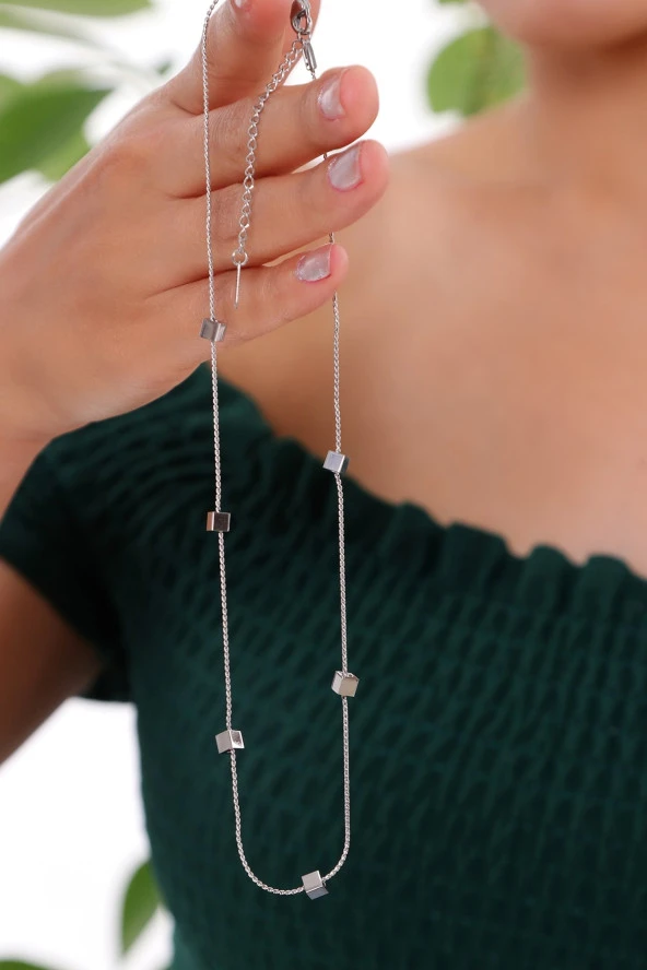 Kadın Küp Figürlü  Çelik Kolye - Resim 3