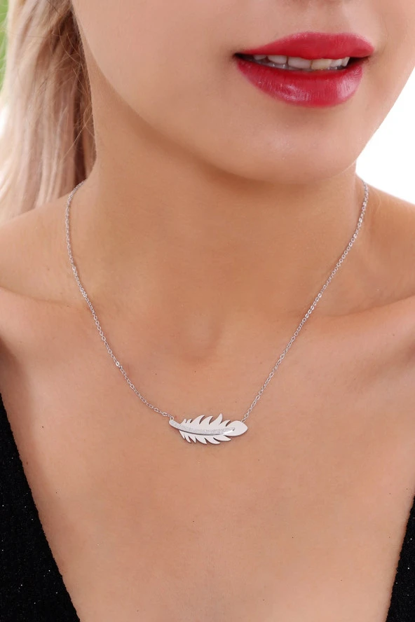 Kadın Gümüş Renk Kuş Tüyü Çelik Kolye