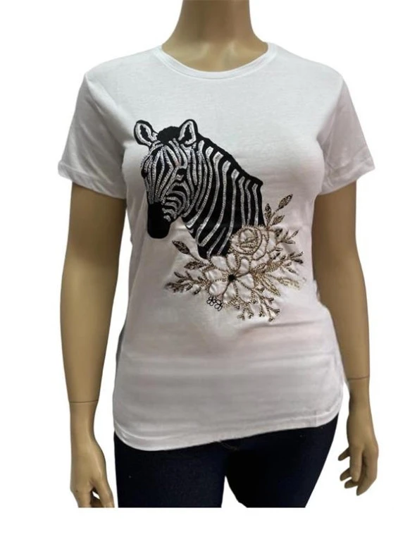 Kadın Tişört Beyaz Pullu Zebra Desenli (DAR KALIP)