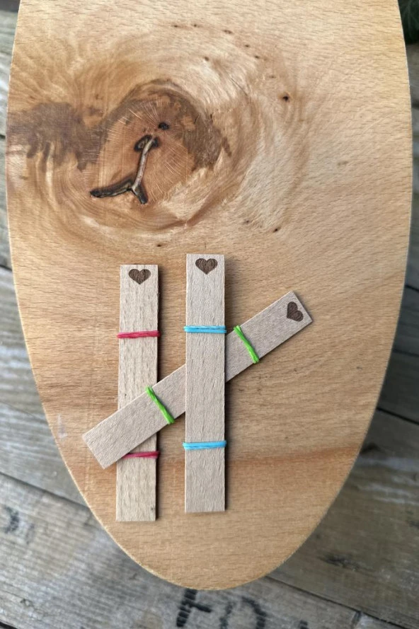 Ahşap Düz Model 15mm en x 100mm boy x 0,5mm kalınlık KALP DESENLİ Mum Fitili + Sehpa ( 10 Adet ) - Resim 3