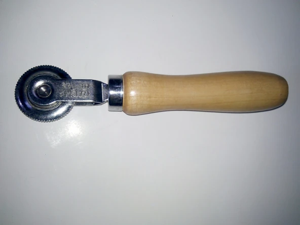 Ağaç Saplı Yama Makarası ürün görseli