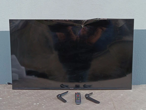 Kiano Elegance 50 İnch Android 9.0 Led Tv (Hasarlı)