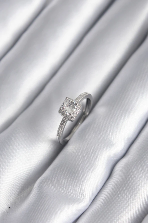 Pirinç Gümüş Renk Kare Zirkon Taşlı Kadın Yüzük - TJ-BYK2964 ürün görseli 1