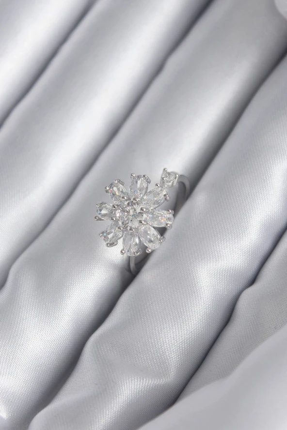 Pirinç Gümüş Renk Zirkon Taşlı Papatya Model Kadın Yüzük - TJ-BYK2936 ürün görseli 1