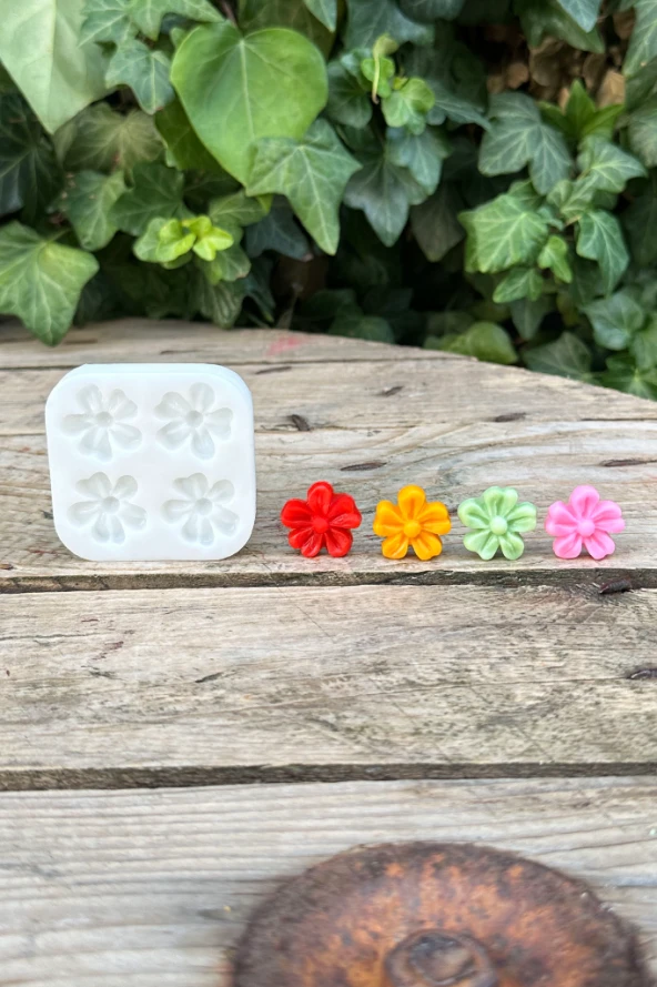 Beş Yapraklı Yonca Çiçek Dörtlü Mum Kalıbı (Silikon) (1 Adet) - Resim 4