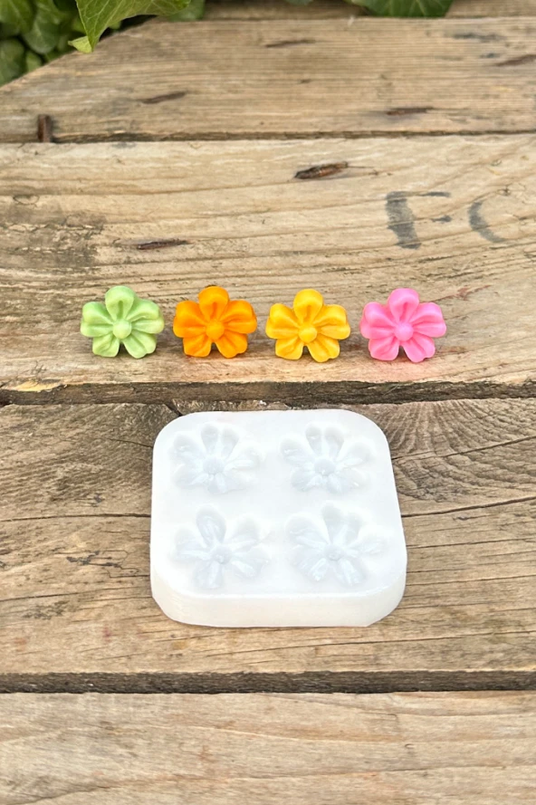 Beş Yapraklı Yonca Çiçek Dörtlü Mum Kalıbı (Silikon) (1 Adet) - Resim 7