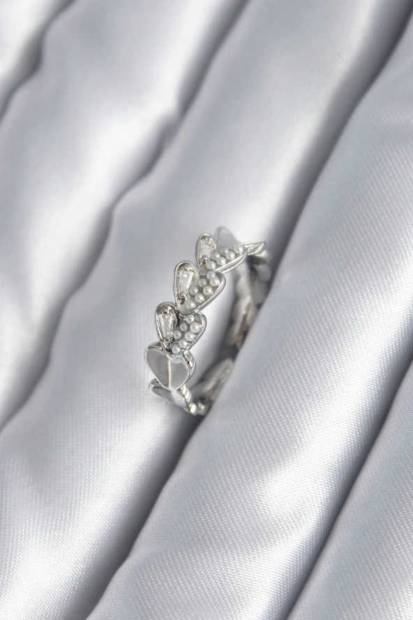 Pirinç Gümüş Renk Kalp Model İnci Detay Kadın Yüzük - TJ-BYK2982 ürün görseli