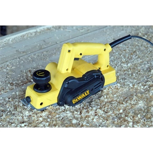 Dewalt D26676-TR Planya 550W 82mm - 3